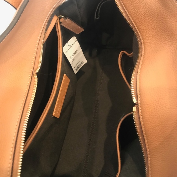 Alexander McQueen Large Pebbled Camel Leather Tote - Picture 2 of 8